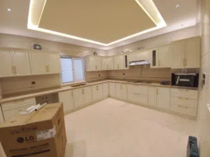 مطابخ تفصيل وجاهز حسب الطلب الصاج برخام الصناعي ويوجد الوان الجديد