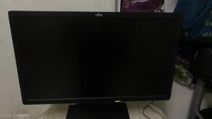 شاشه للبيع اموره طيبه ب 45 ريال غير قابل