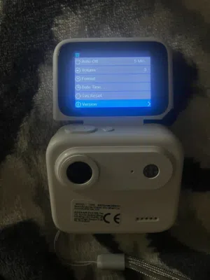 Digital camera model Y360