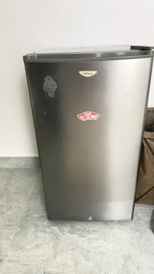 ثلاجة صغيره