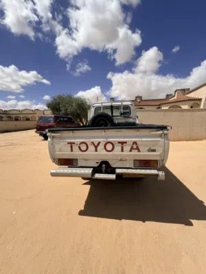 Toyota . Land Cruiser . 1998 . Used0