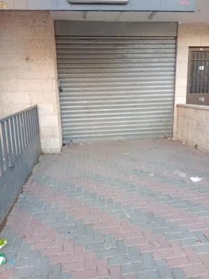 فرصتك الذهبية: محل تجاري للإيجار في موقع استراتيجي