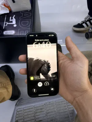 iPhone 16 عادي لون اسود