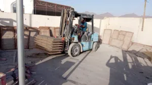 رافعة شوكية ومعها كلامب وشيول 3 طن للبيع