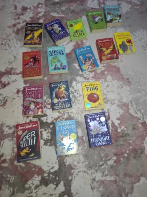 BOOKS FOR CHILDREN ENGLISH BOOKS READING LEVEL 9-12 WITH PICTURES NON COLORED FICTIONAL 200-400 PAGE