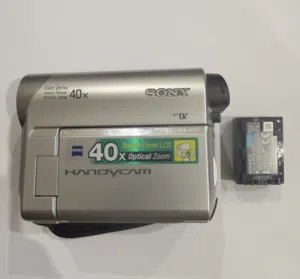 Sony Handycam DCR-HC52 MiniDV Camcorder Fully Working 40x Optical Zoom