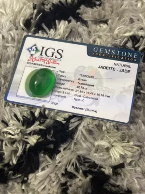 للبيع حجر جاد بورمي اصلي مع الشهاده