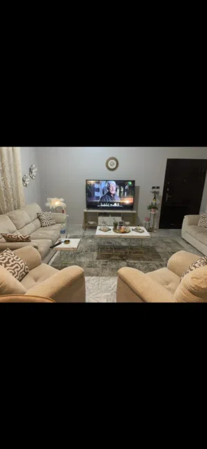 شقه لبيع في أجمل مناطق ضاحيه الرشيد