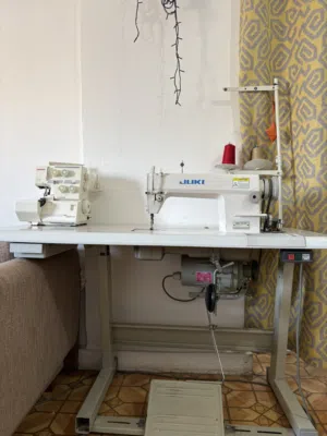 JUKI DDL-5550 Sewing machine And Janome MyLock 204D overlock (serger) machine.