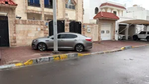 سيارة للبيع لدواعى السفر