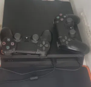 PS4 1TB for Sale – Excellent Condition Selling my PlayStation 4 (1TB) in excellent working condition