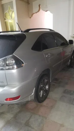 لكزس ار اكس خليجي نظيف 2005 بدون حوادث فورويل