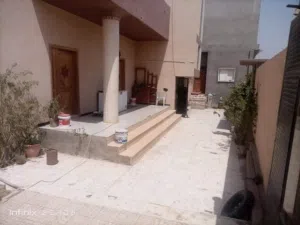 320 m2 More than 6 bedrooms Townhouse for Sale in Tripoli Ain Zara