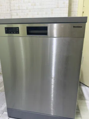 جلاية بلومبيرج (Blomberg) ستانلس ستيل بحالة الوكالة - نظيفة جداً