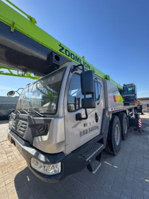 Zoom lion 100 tons crane