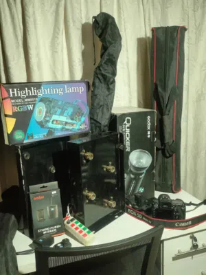 كاميرا كانون مع عدة تصوير