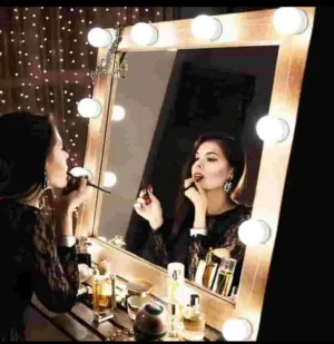 انارة مرآتك باضاءة نجمات العالم بثلاث الوان مختلفة وشدة اضاءة الي بتناسبك