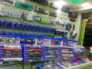 سيديات بلايستيشن 4 جديد ومستعمل يوجد لدينا خدمة التبديل والشراء