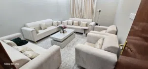 كنب فاخر 11 شخص للبيع فاخر نظيف جدا وبحالة ممتازة للبيع