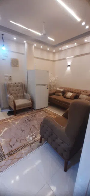 شقه ب القصر العيني امام مستشفى القصر العيني ثلاثه غرف