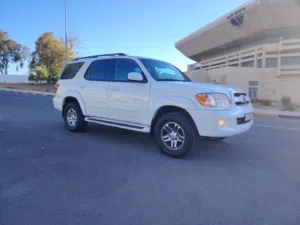 تويوتا سيكويا 2007 ماشيه 211 الف mil رباعي فتحه كل شئ شغال ولا عيب سعر38500