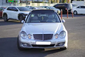 مرسيدس e200 2005