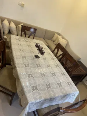 طاولة الطعام للبيع