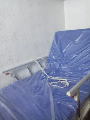 عرباية وتخت كهربائي مع ريموت للبيع