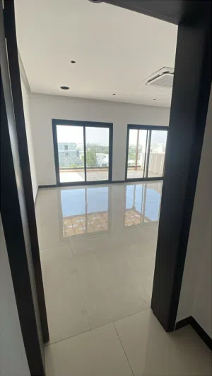 160 m2 3 Bedrooms Apartments for Rent in Muscat Al Mawaleh
