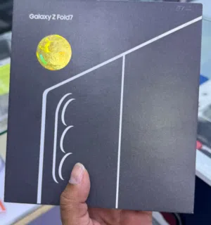 Samsung galaxy Zfold 7 512 gb new condition box with accessories with original binhindi warranty