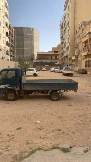 قطعة أرض فضاء وجهة وحدة سكنية استتمار مكان وموقع ممتاز