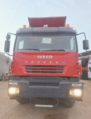 IVECO TRAKKER قلاب