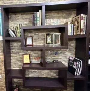 مكتبة مستعملة للبيع