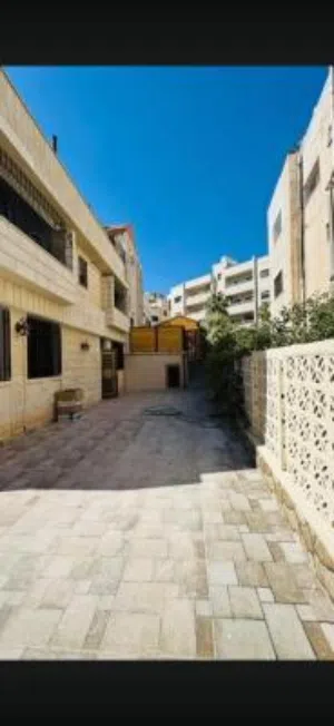 600 m2 More than 6 bedrooms Villa for Sale in Amman Daheit Al Rasheed