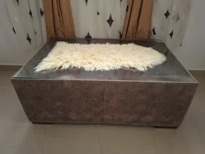 طاولة كبيرة للبيع