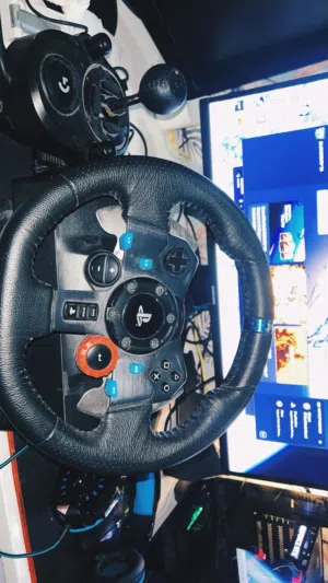 ستيرنق وقير ودعسات g29 بحاله ممتازه قابل للتفاوض للجادين