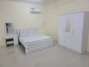 White colour black colour bedroom set available For Sale