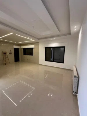 شقه فارغه لم تسكن للبيع  ـ  طريق المطار ـ النخيل