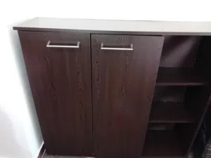 خزانه كتب جديده وتستعمل للاحذيه
