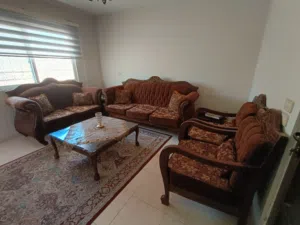 طقم كنب مع طربيزات