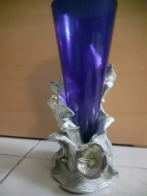 BLUE VASE BRAND NEW CONDITION MADE IN ITALY!
