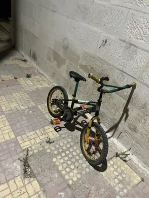 بسكليت جنط 16 للبيع بألف امامي جنزير بدو و الله يبارك لك