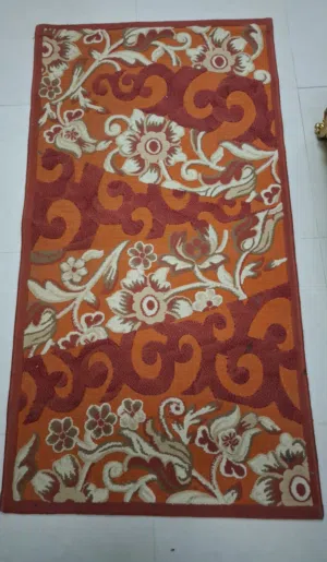 carpet very good condition small size for sell سجادة صغيرة الممرات بحاله جيدة