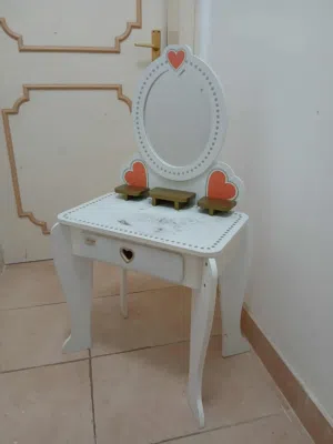 Kids dressing table  5 BD pickup juffair  WhatsApp