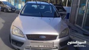 فورد فوكس اتوماتيك  موديل 2006 بسعر 4000 نهائي .