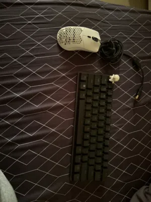 Razor huntsman keyboard and mouse glorious used like new clean