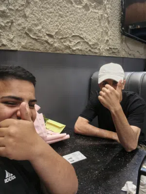 علي 