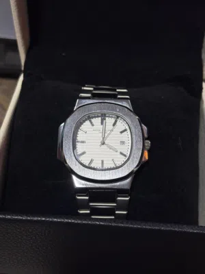 ساعة patek phillipe للبيع بسعر حرق