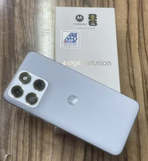 Motorola edge 70 fusion only box open not used with full box