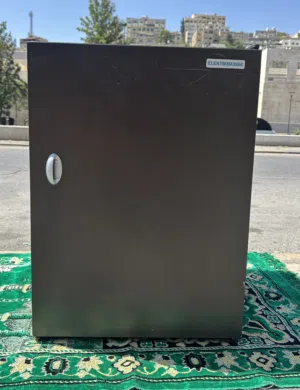 ثلاجات ايطاليه ميني بار تصلح للفنادق للمكاتب والمحلات والمزارع للبيع بسعر مغري ومتوفر كمية للفنادق